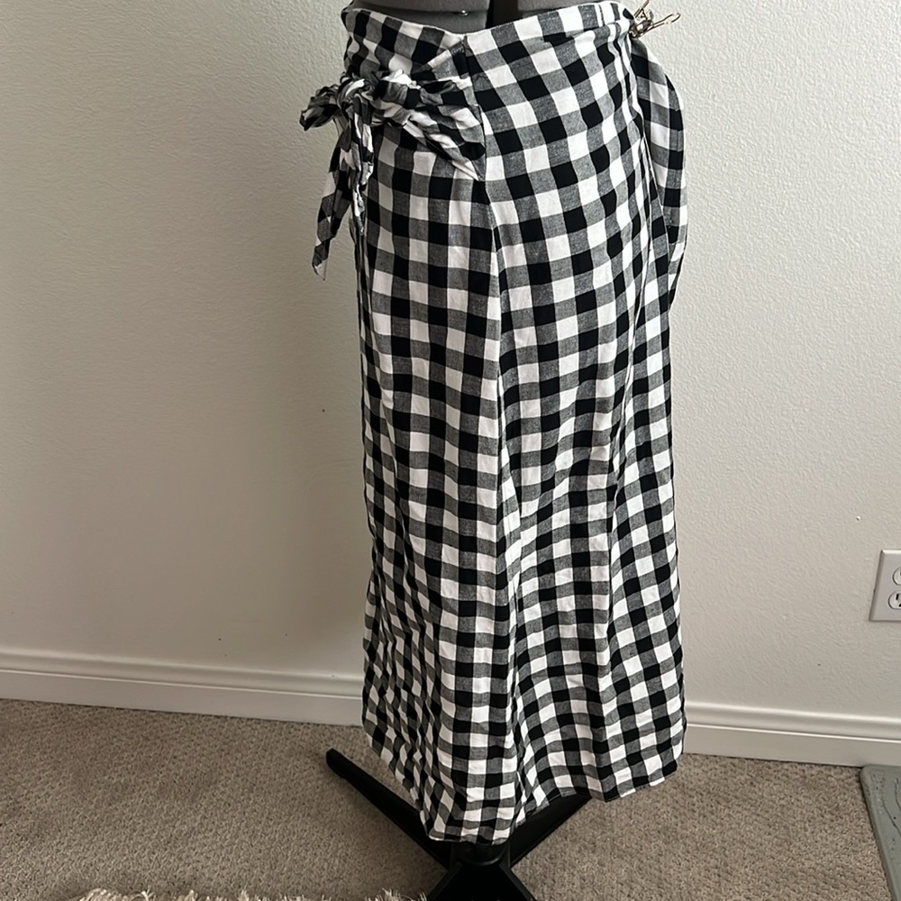 Madewell black-and-white checkered wrap skirt - Picture 3 of 10
